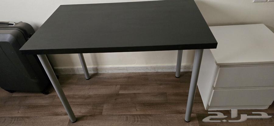 طاولة من ايكيا و 2 ادراج64614807007361111