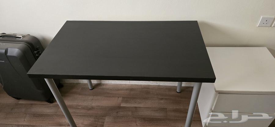 طاولة من ايكيا و 2 ادراج64614807007361112
