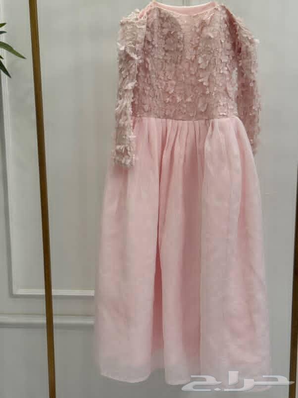 فساتين شبه جديدة للبيع64614807015554112