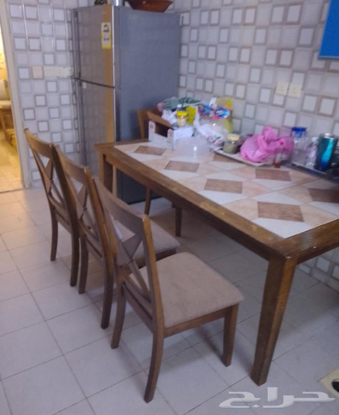 طاولة طعام للبيع64608341197441110