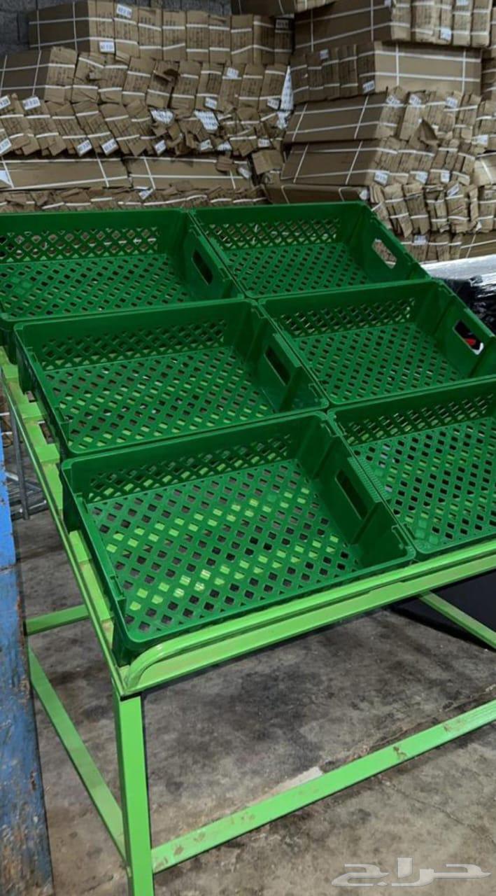 We have all types of shelves, new and used: grocery shelves and shelves for64608834649603111