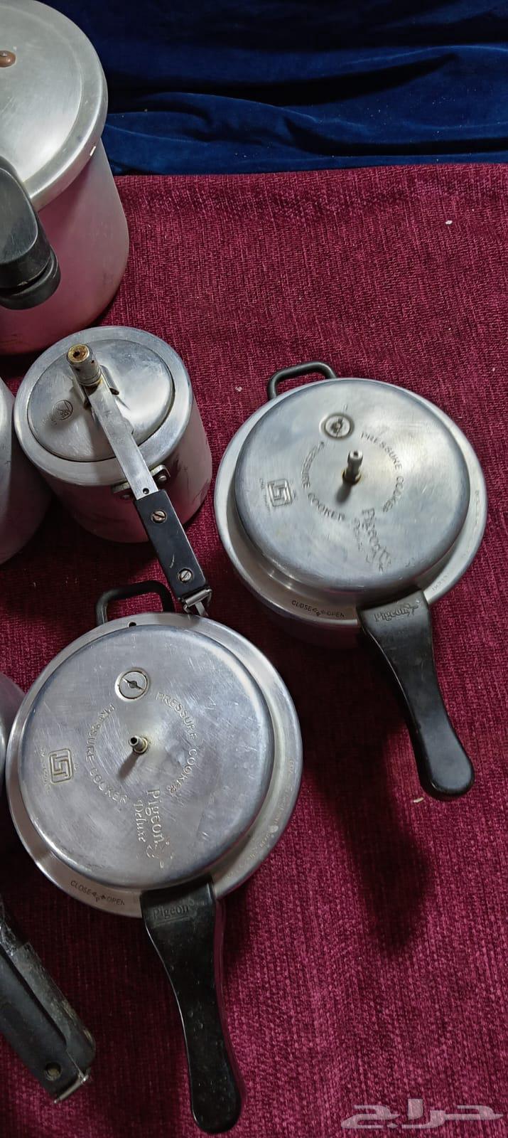 Indian-made pressure cookers of different sizes64614397428738113
