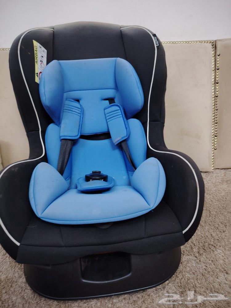 للبيع كرسي سيارة للأطفال نظيف و استخدام قليل جدا64613362202883114