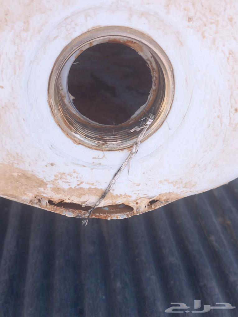 خزان المهيدب كبير مستعمل فيه شقوق موضحه في الصوره64609011073921111