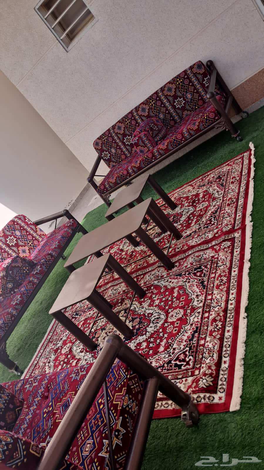 Chairs, cushions, and tables64610666682114113