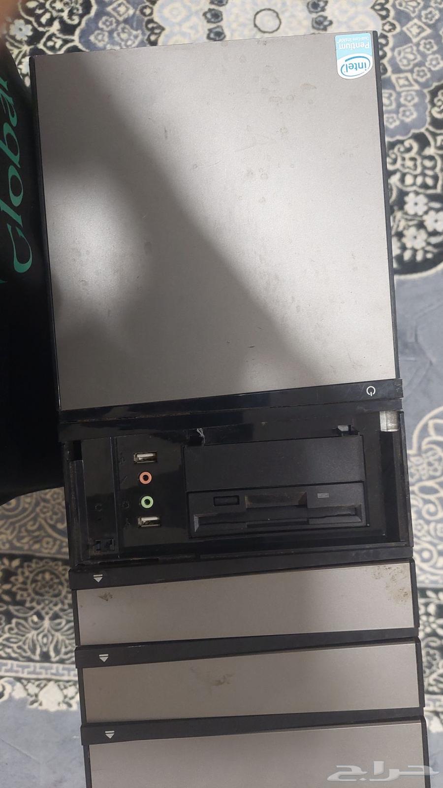 اقبل بدل بي طاوله او كرسي كمبيوتر حتى لو خربان عايدي64586214140163112