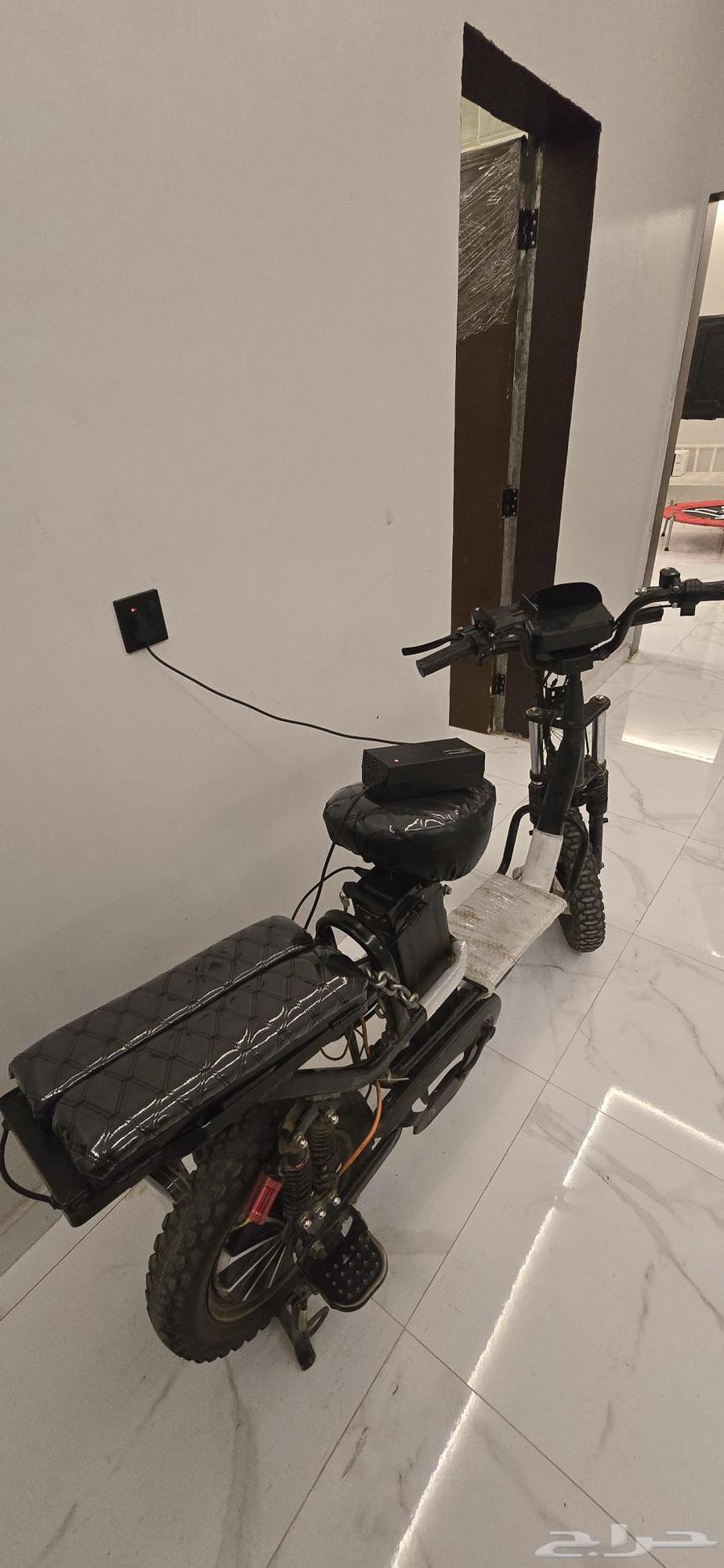 سكوتر كيير 60v نظيف وجديد استعمال شهر قوه وعزم بطاريه جديده64607459096707111