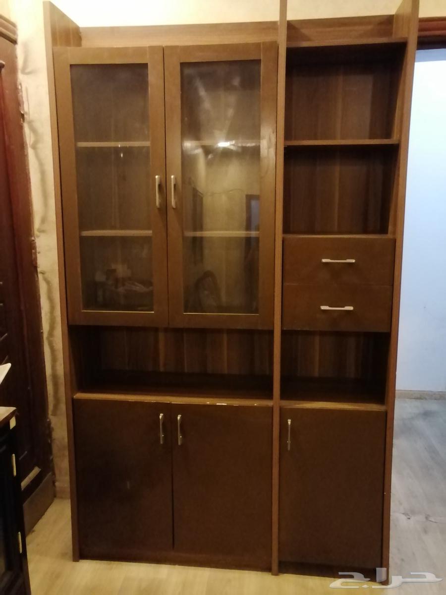 دولاب خشبي مستعمل في حالة جيدة64615152458755110