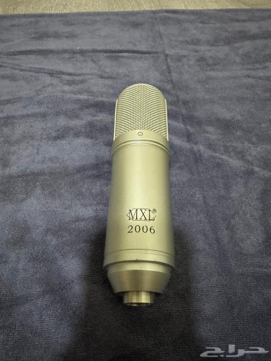 للبيع مايك وجهاز مادري هو كرت صوت او مكسر64611816900995112