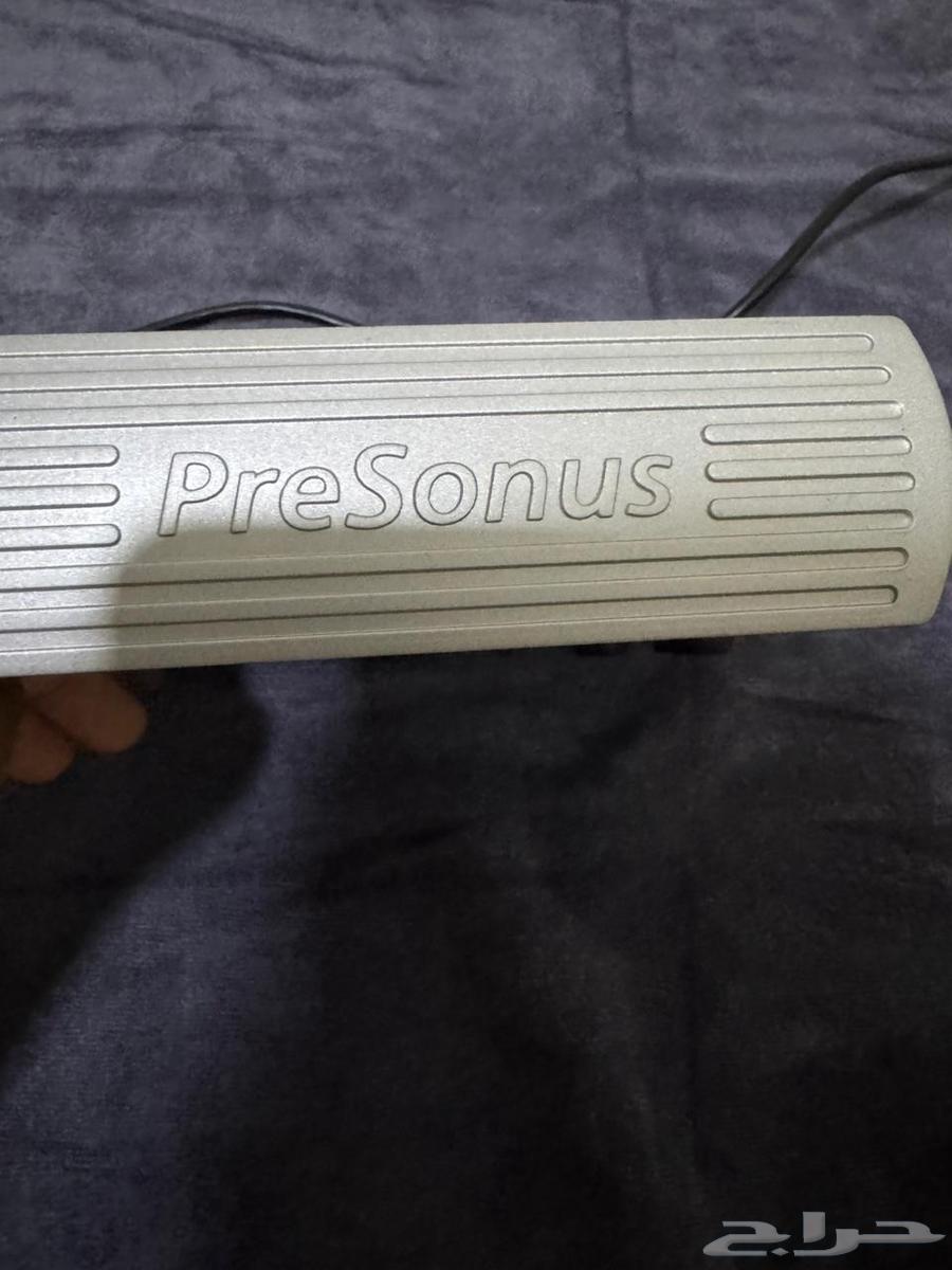 للبيع مايك وجهاز مادري هو كرت صوت او مكسر64611816900995111