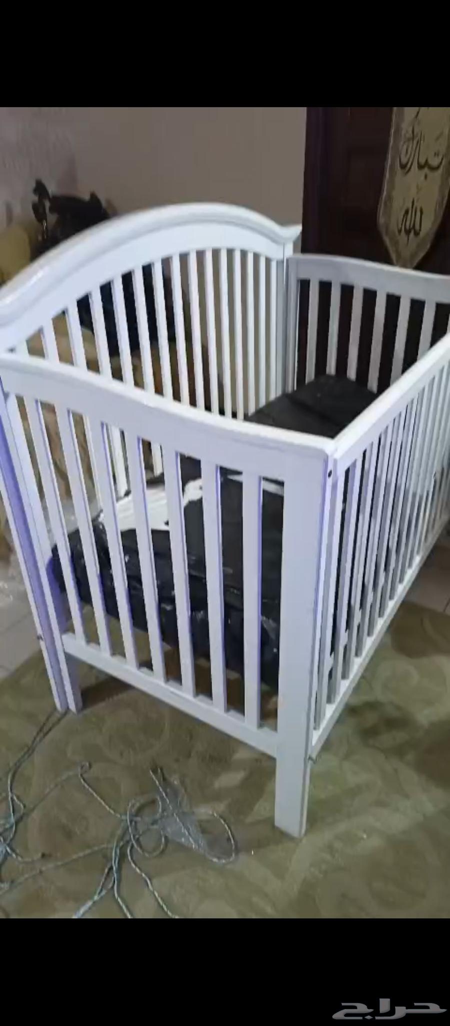 سرير اطفال نضيف جدا64618994753794111