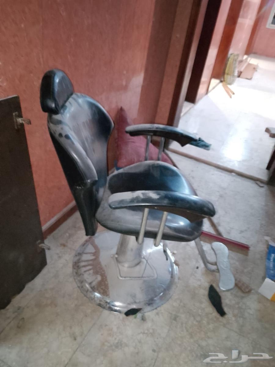 كرسي حلاقه بحالها وكويسه الباكم بتاعه شغال64623356244481111