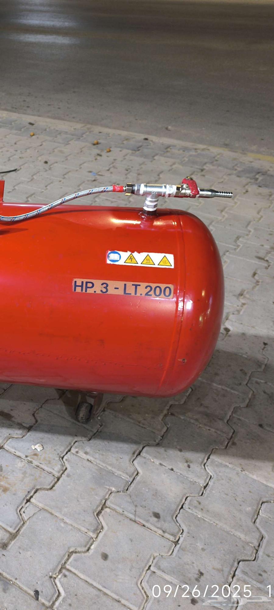 خزان سابان 200 لتر احمر ايطالي غير جديد مستمال64621780004481111