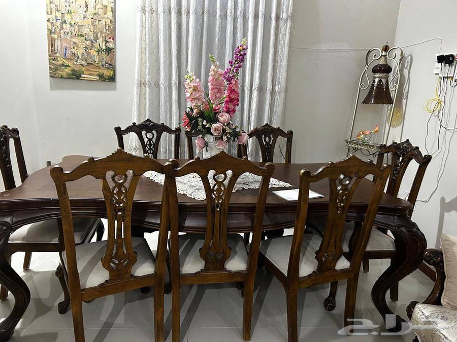 8-seat dining set in excellent condition64622487996929110