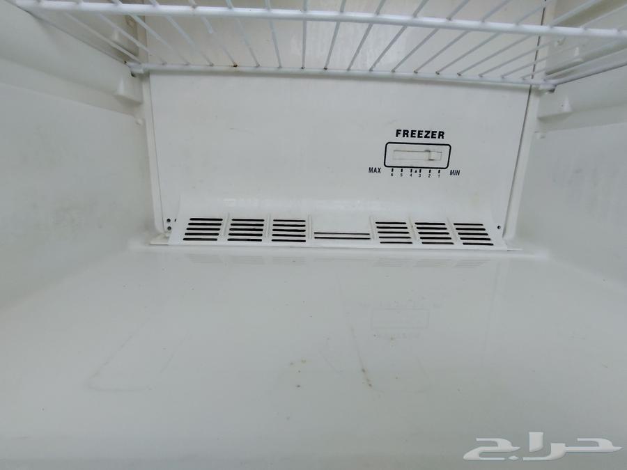 ثلاجه للبيع فيه فريزر صغير64621567429762111