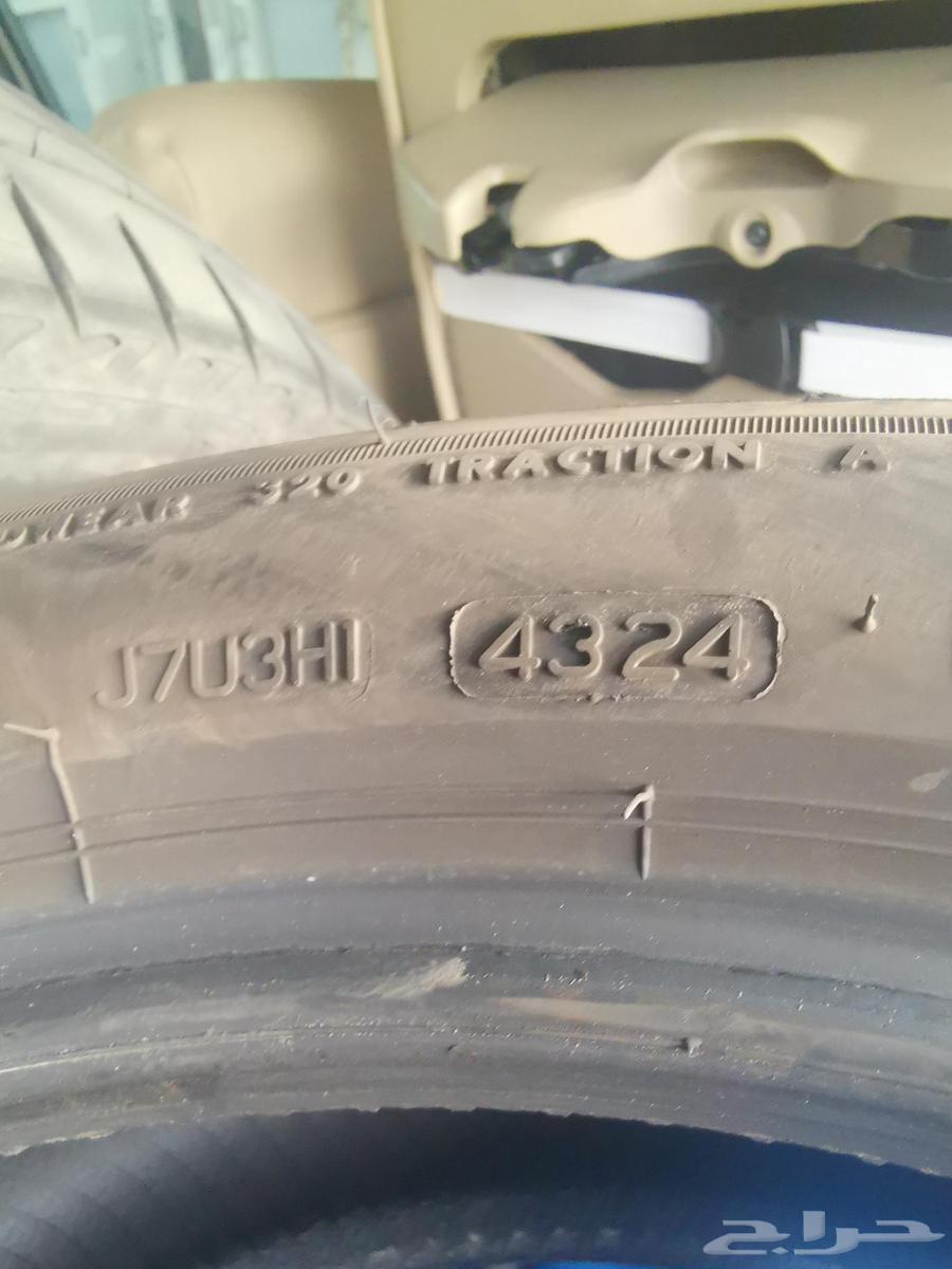 للبيع ثلاث كفرات من برجستون نظيف مقاس الكفرات 225 18 4564618239700353114