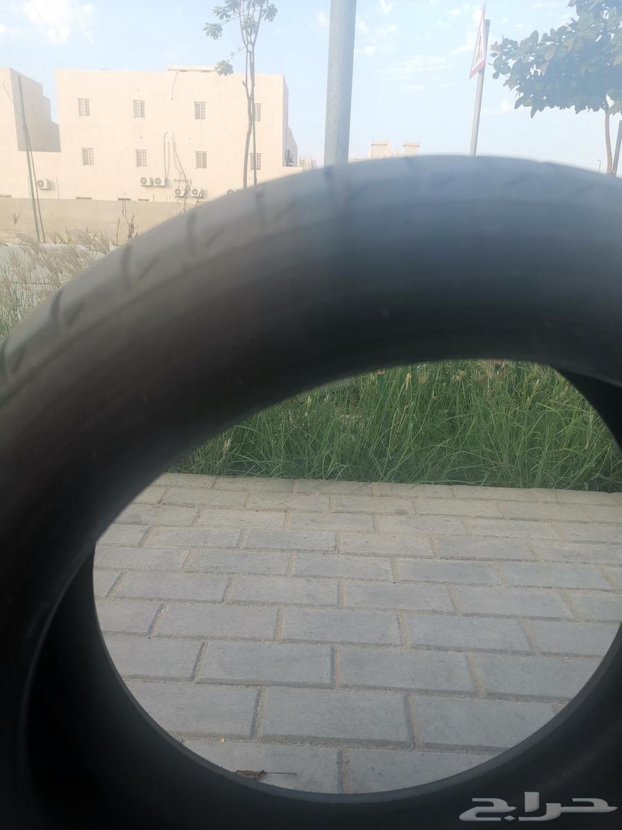 للبيع ثلاث كفرات من برجستون نظيف مقاس الكفرات 225 18 4564618239700353112