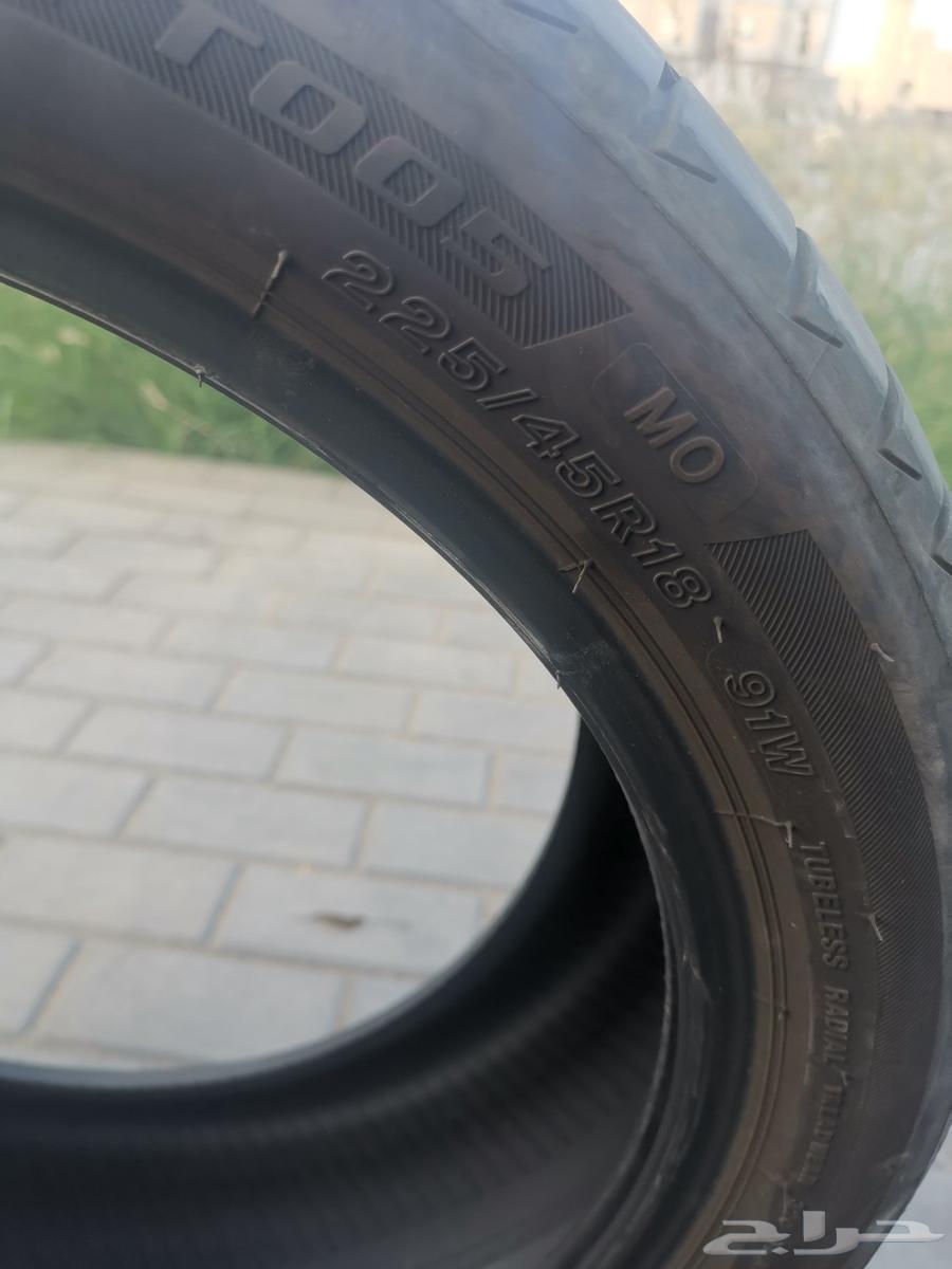 للبيع ثلاث كفرات من برجستون نظيف مقاس الكفرات 225 18 4564618239700353113