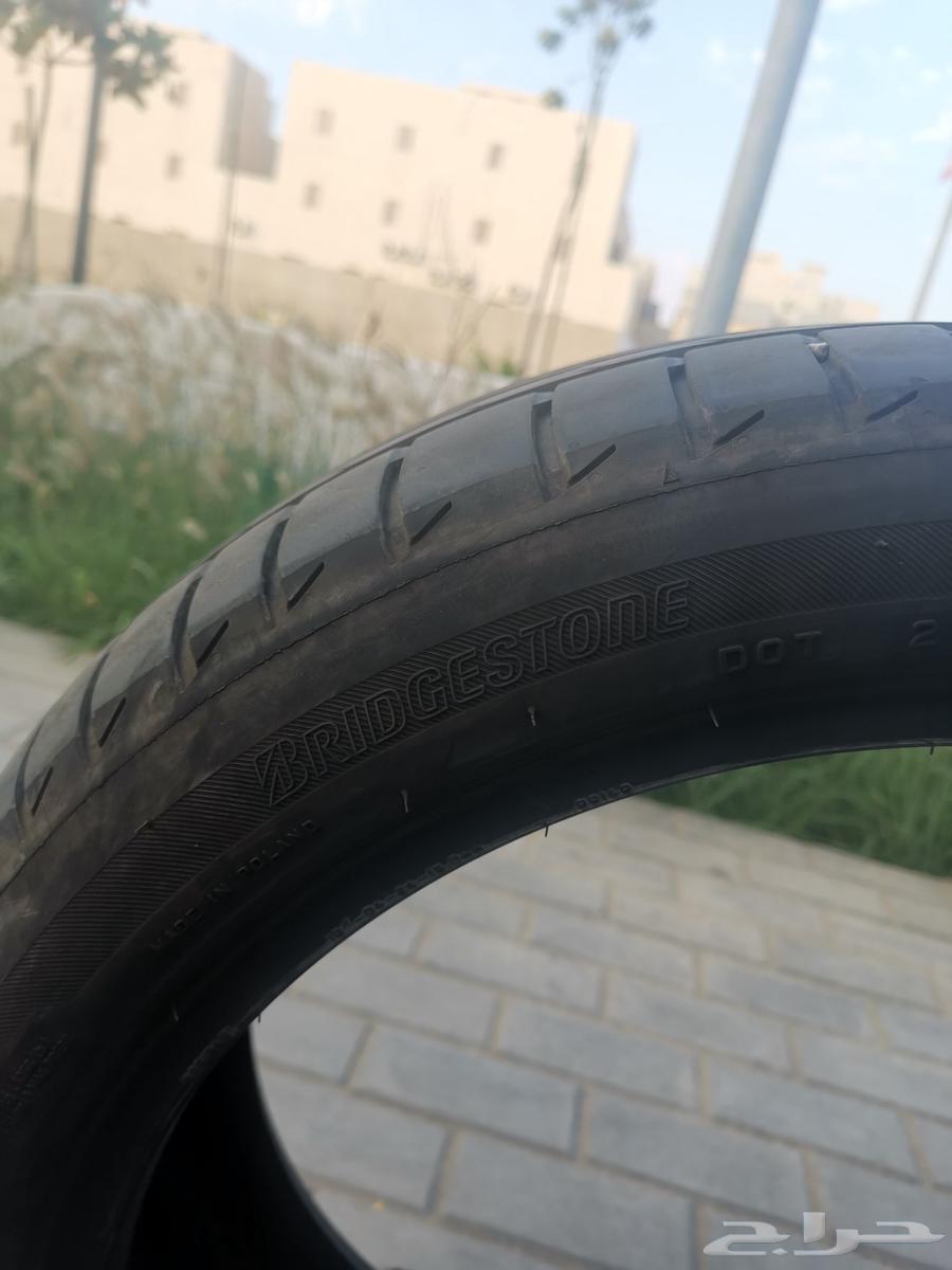 للبيع ثلاث كفرات من برجستون نظيف مقاس الكفرات 225 18 4564618239700353111