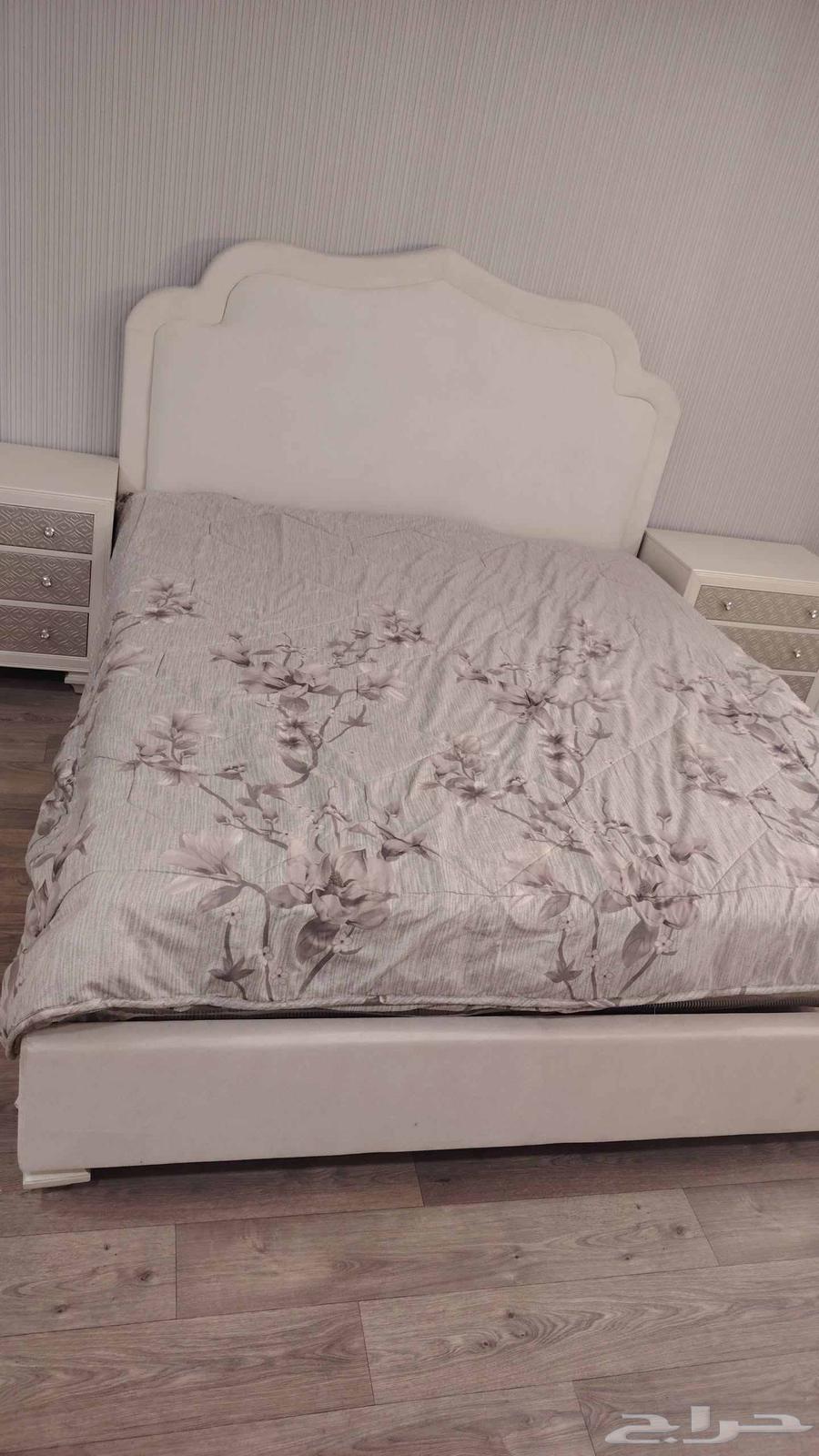 سرير نوم للبيع64619580137219110