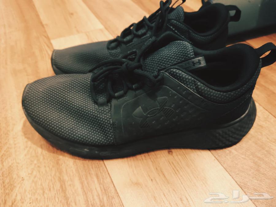 Clean used shoes64532593445122113