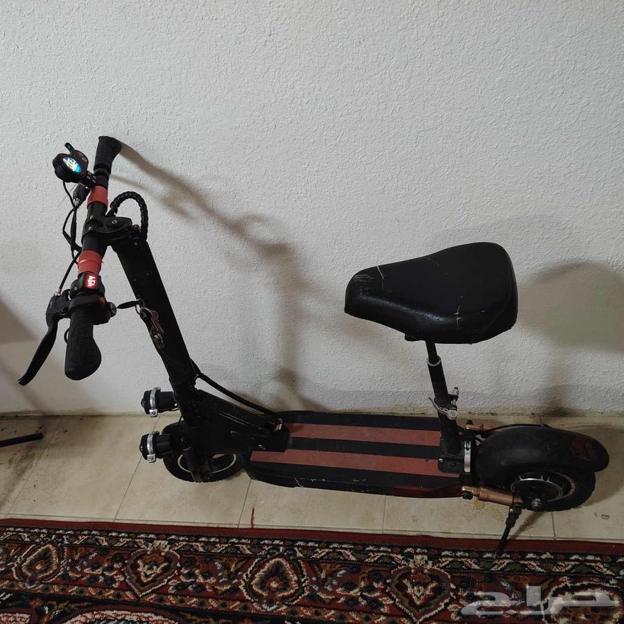 اسكوتر مستعمل للبيع بحاله جيده64624376637569110