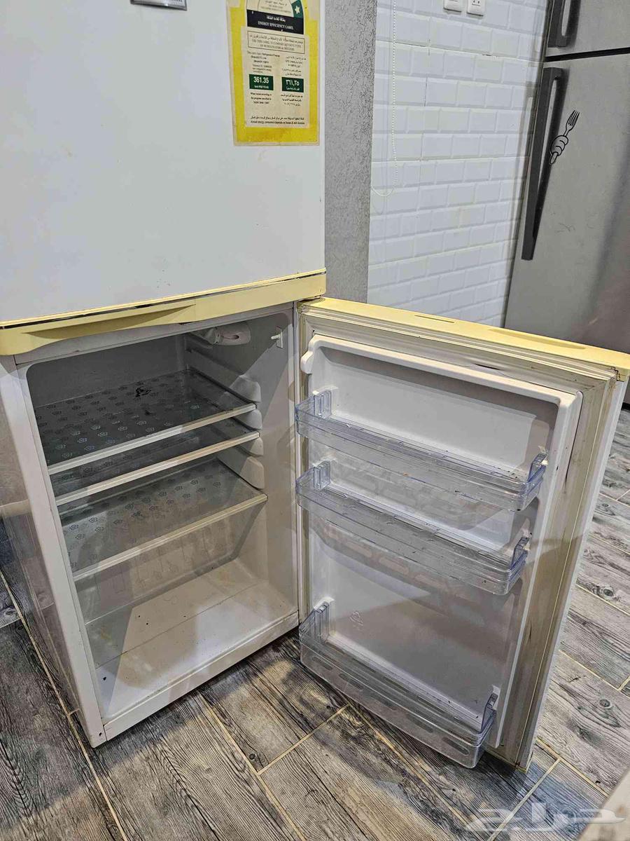 Clean fridge, price 300 riyals64617363504259112