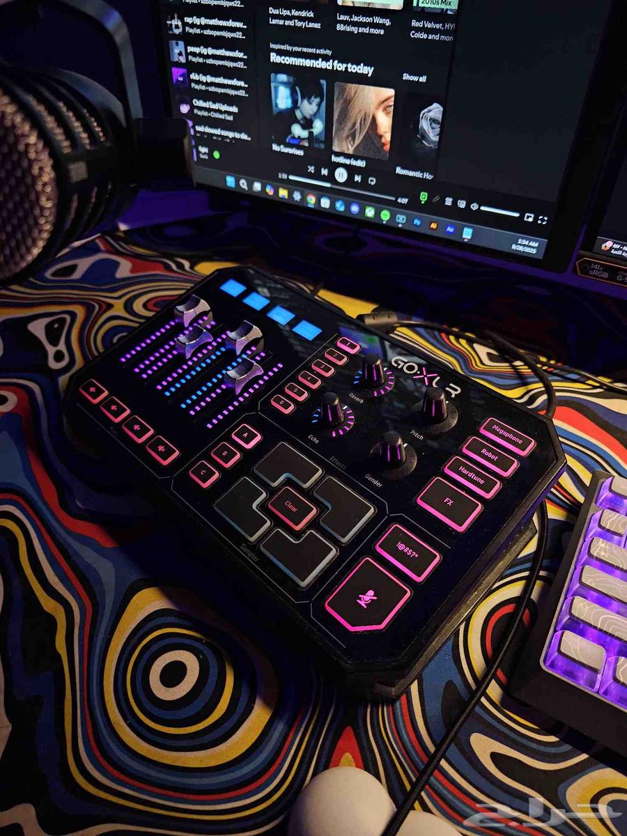 للبيع مكسر goxlr الكبير مع المايك والاستاند64617465543427110