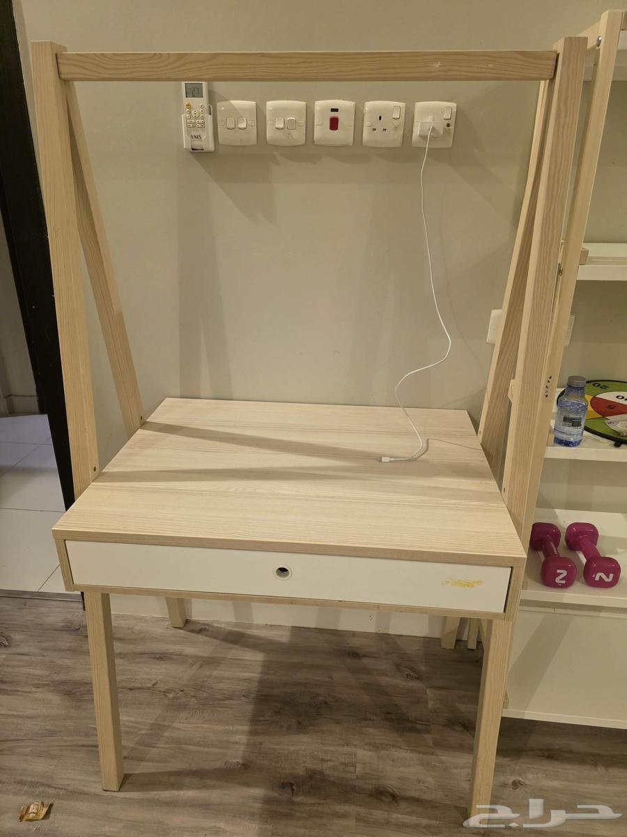 دولاب ايكيا ومكتب صغير64623716438274113