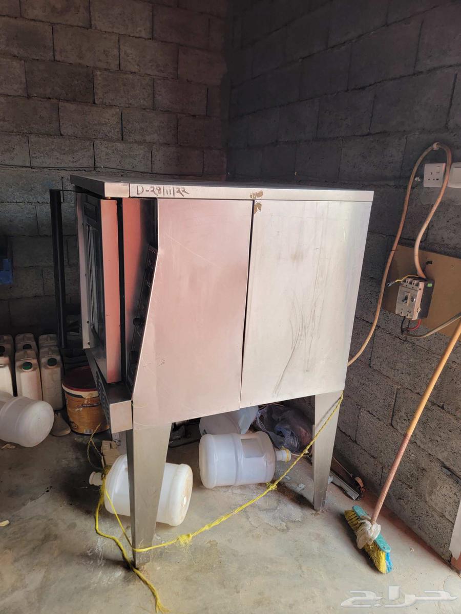 فرن حلويات وعجانه نضيف جدا جدا مع صاجات وكل شي متعلق بهاء64622400972929111