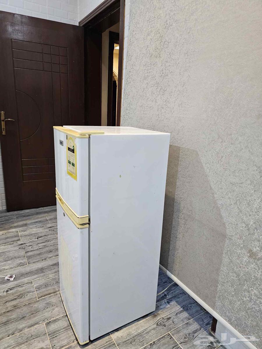 Clean fridge, price 300 riyals64617363504259110