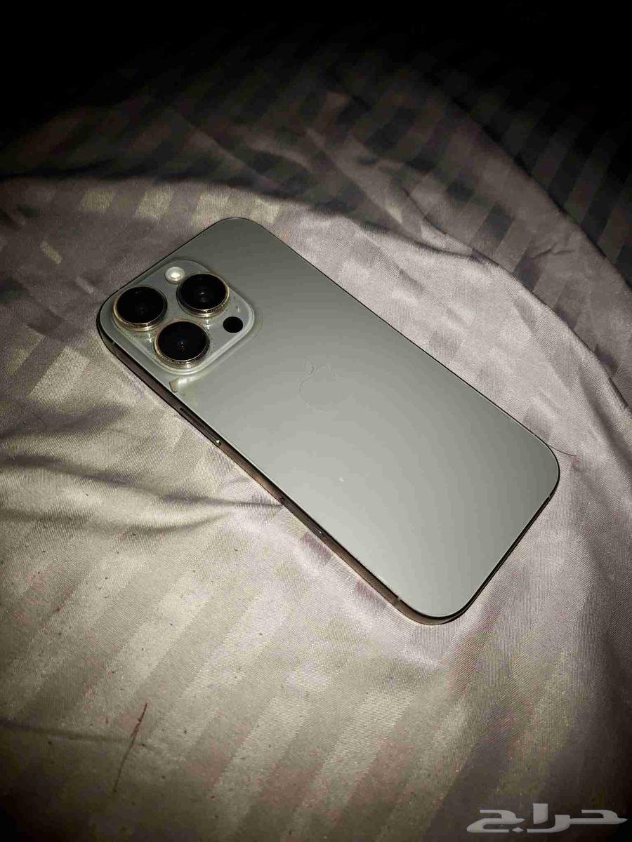 ايفون 16 برو نظيف جدا بكامل اغراضة64623491409923110