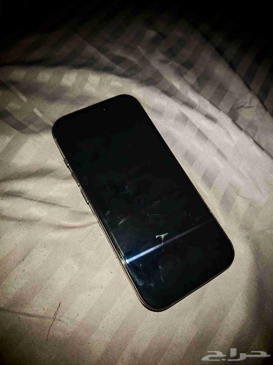 ايفون 16 برو نظيف جدا بكامل اغراضة64623491409923111