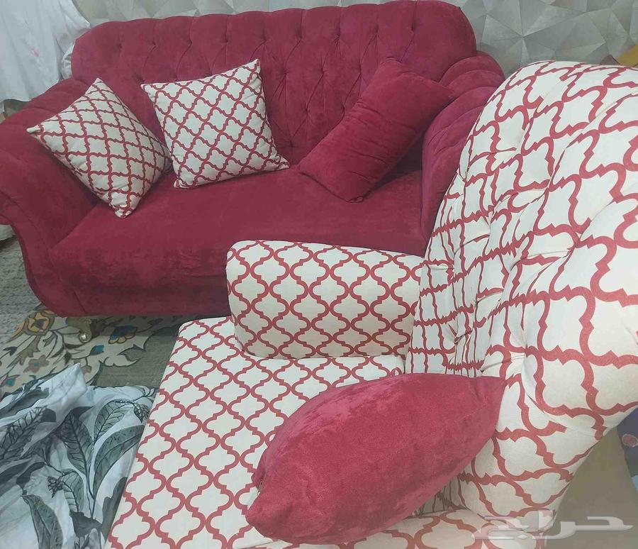 كنب حسب ماهو موضح الأحمر قطعه واحده والأبيض قطعتين64620855083010111