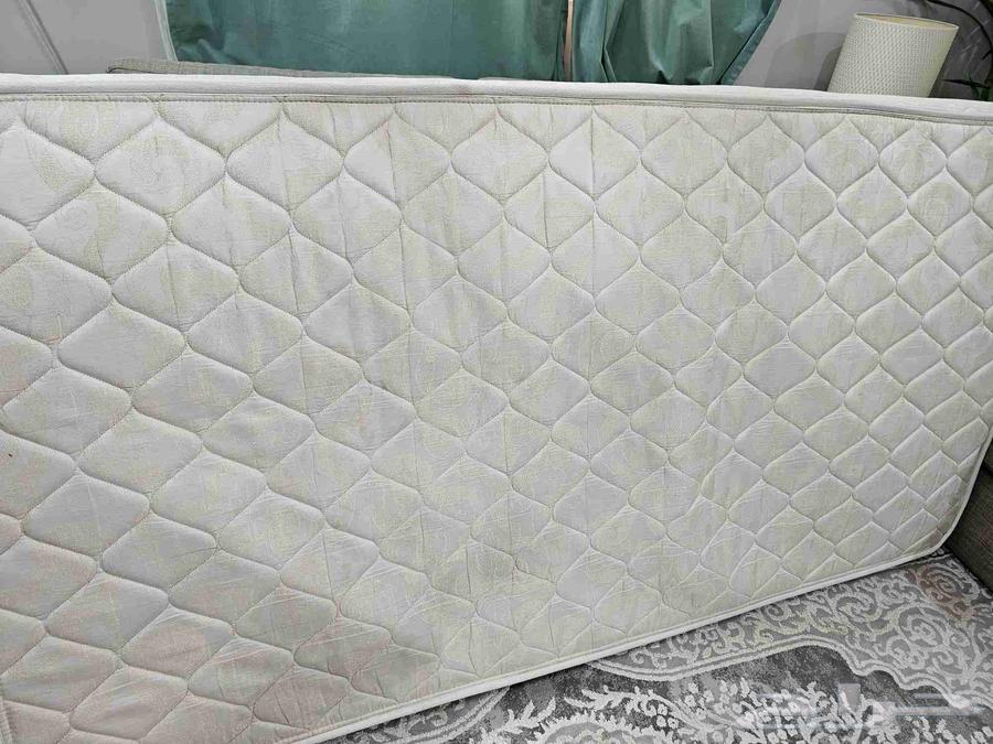 مرتبة نظيفه جدا ب 40 ريال64620742373761110