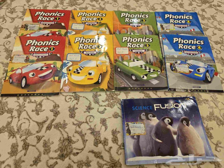 كتب KG3 مدارس عالمية مستعمله ( شبه جديد) مع السي دي64624119620226110