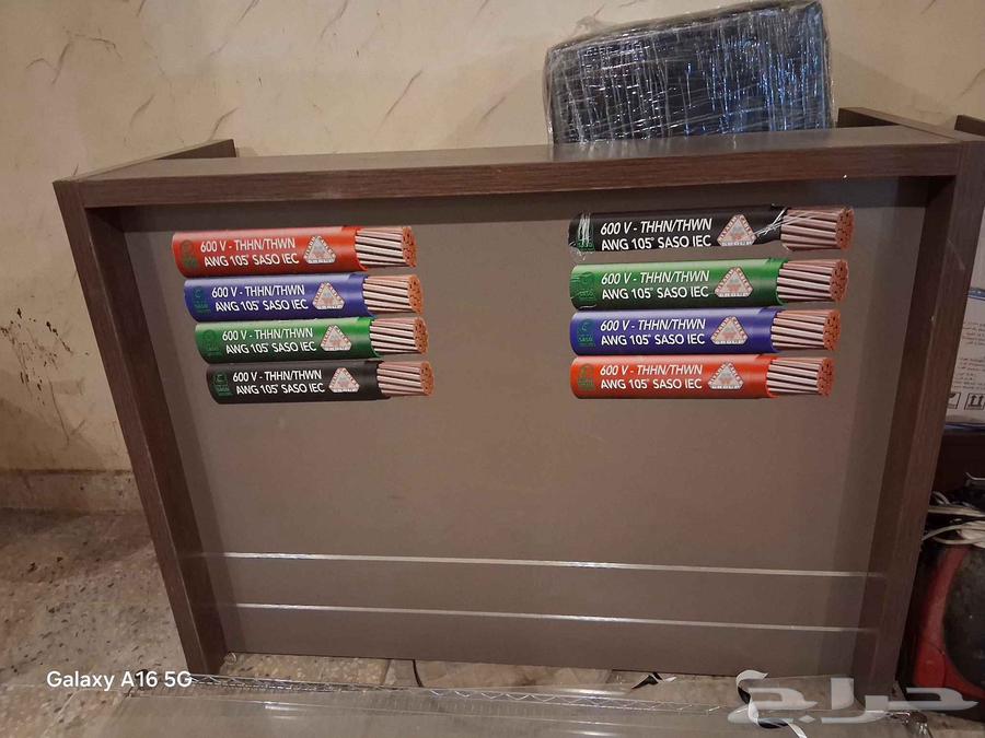 مكتب مستعمل نظيف للبيع64617502835201113