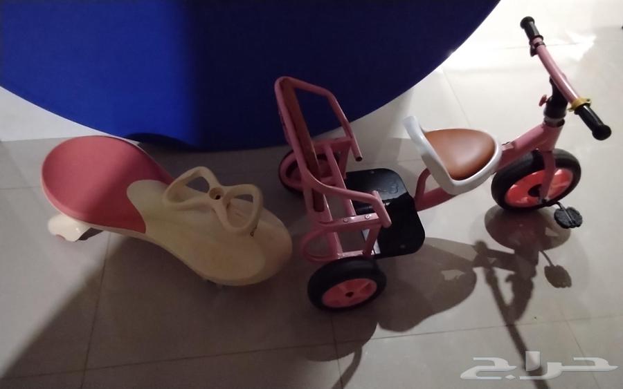 Children's Tables and Bicycles on Auction64624866939266113