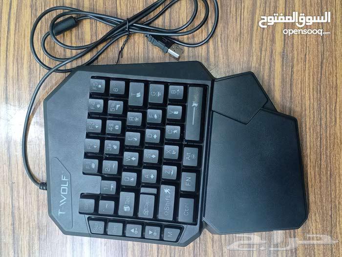 كيبورد قيمنق مع ملحقاته استخدام خفيف اقل من اسبوع64616939591042111
