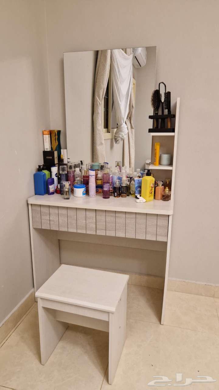 طقم غرفة نوم معروض للبيع64623997376258111