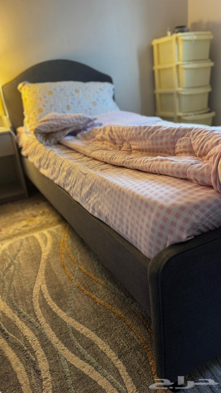 للبيع 2 سرر من ايكيا مع الكومدينه64623011627009110