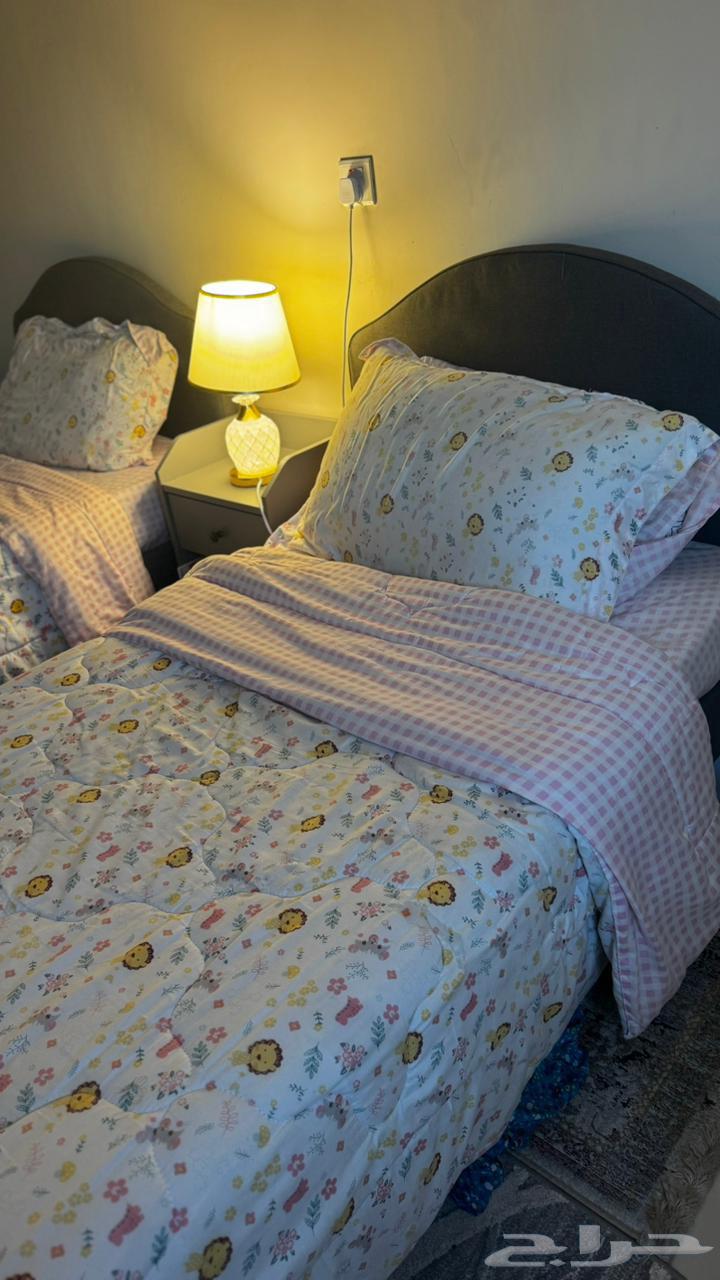 للبيع 2 سرر من ايكيا مع الكومدينه64623011627009114