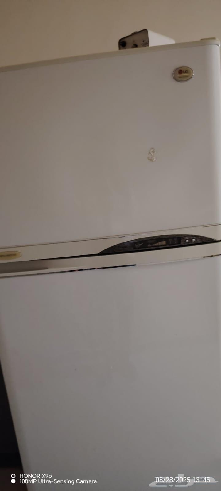 ثلاجة إل جي ومكيف هواء وموقد غاز بسعر جيد64623679733761110