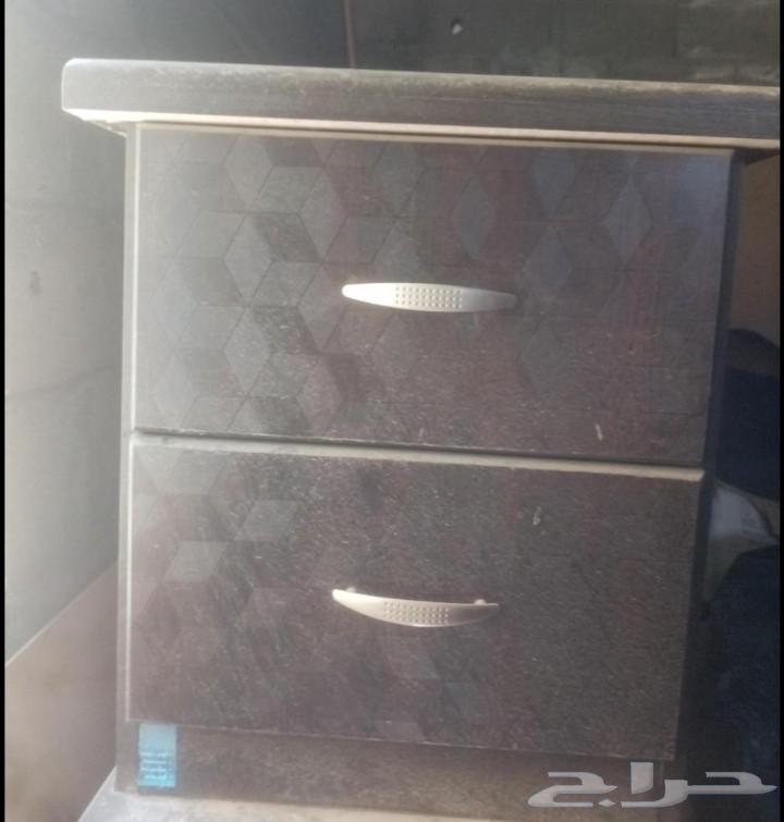 كرسي نوم كبير و دولاب ملابس كيبر وكمدينتان ودولاب صغير مفككه64622029365635112