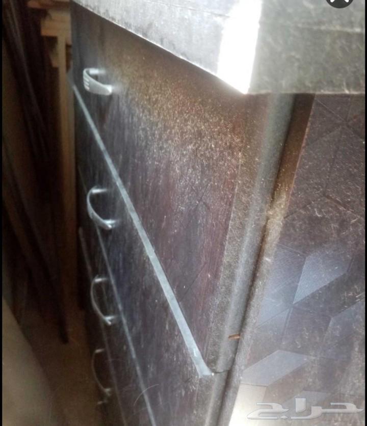 كرسي نوم كبير و دولاب ملابس كيبر وكمدينتان ودولاب صغير مفككه64622029365635110