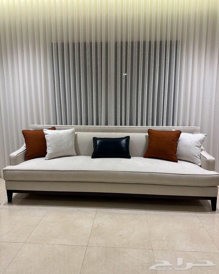 The meter is 60 riyals for curtains, including installation.64617552419330112