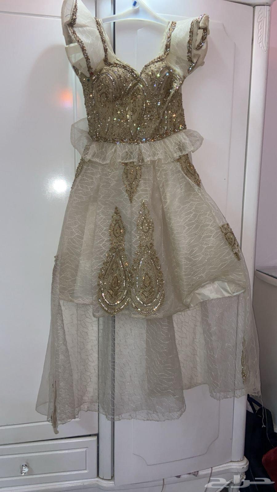 فساتين فخمه للبيع وانشاء الله مانختلف معا احد وكلها نضيفه64617478093954112