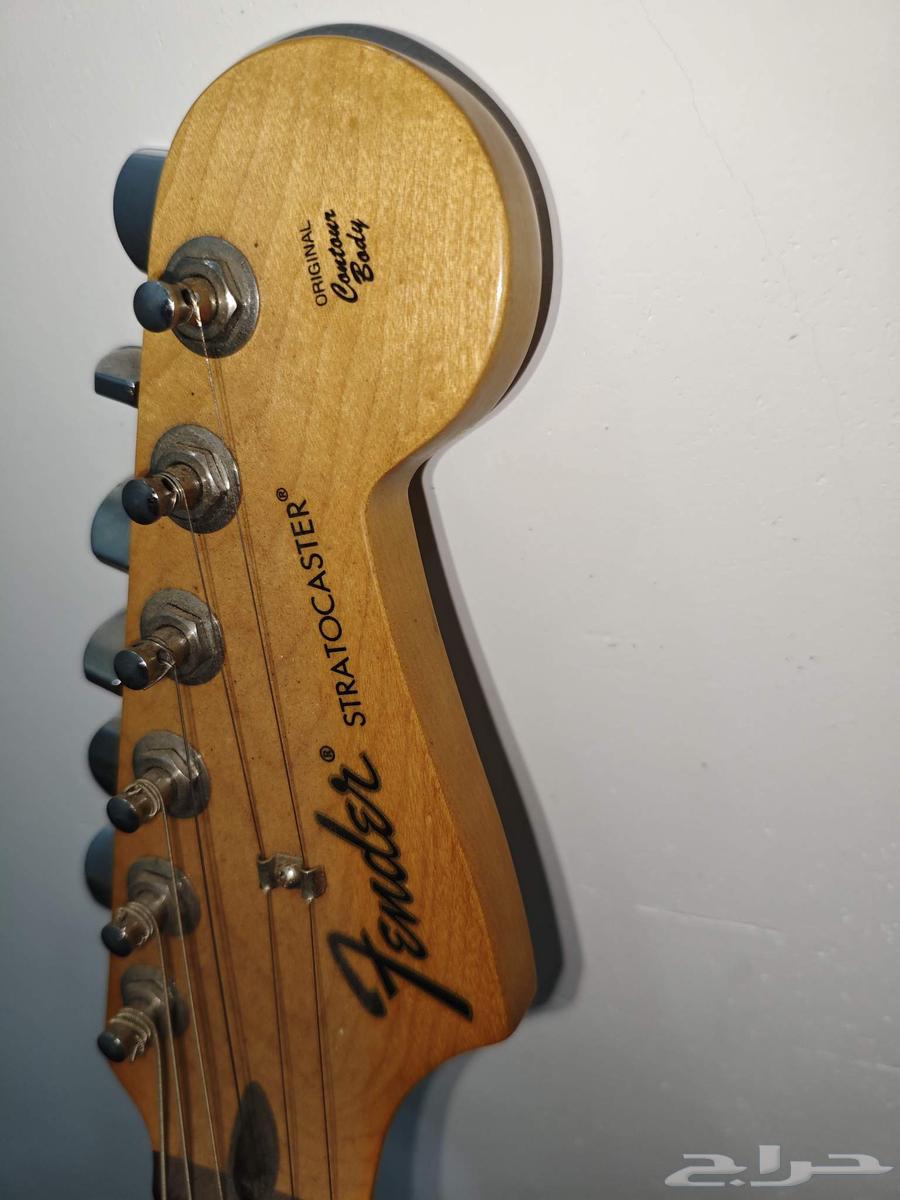 للبيع electric guitar من فيندر تصميم كلاسيكي يرجع للخمسينات64591574368899112