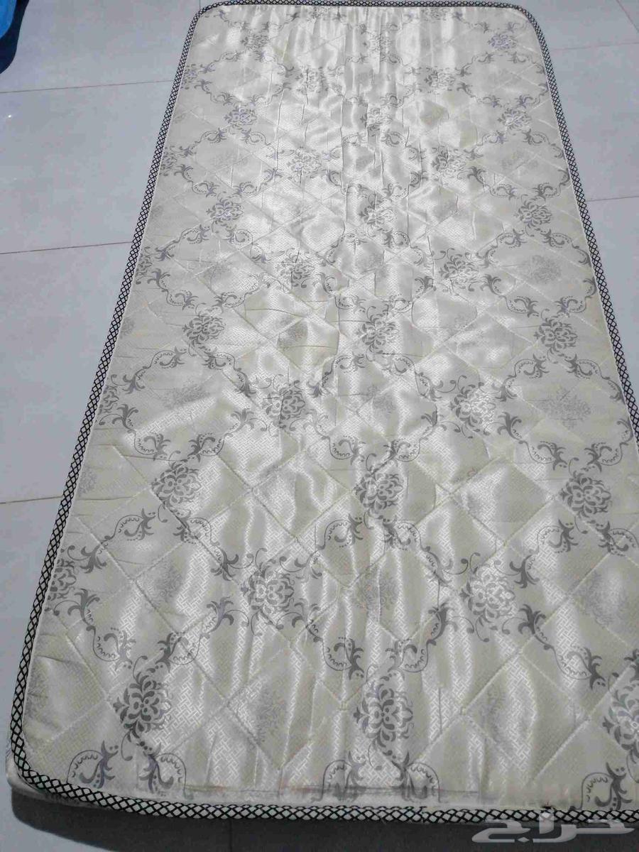 ثلاجة مكتبية شبه جديدة وسرير بوكس مع مرتبه مستخدم وكمدينة64615769490306112