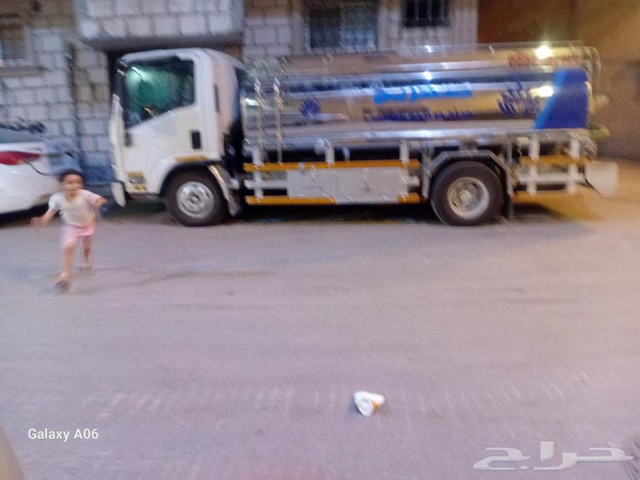 وايت ماء خزان 6طن شمال الرياض صالح للشرب64161850286083110